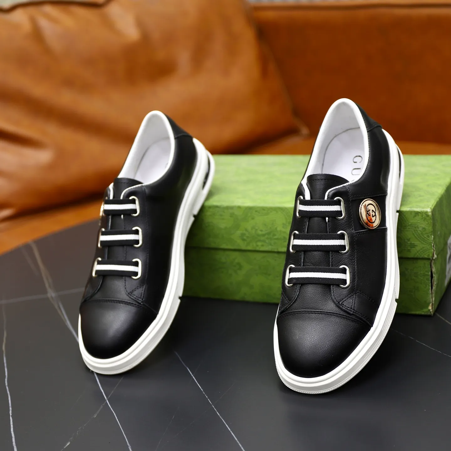 Ex-factory price: 462💰🙅‍♂️🙅‍♂️🙅‍♂️ Brand: GUCCI Standard code: 38-44 (45 customized) Grade: Same as the official website Material: Original leather splicing Comfortable and breathable pigskin lining Original wear-resistant outsole Style category: Men's fashion casual shoes Running sneakers Distinguished luxury brand elements Top luxury Color: actual picture color